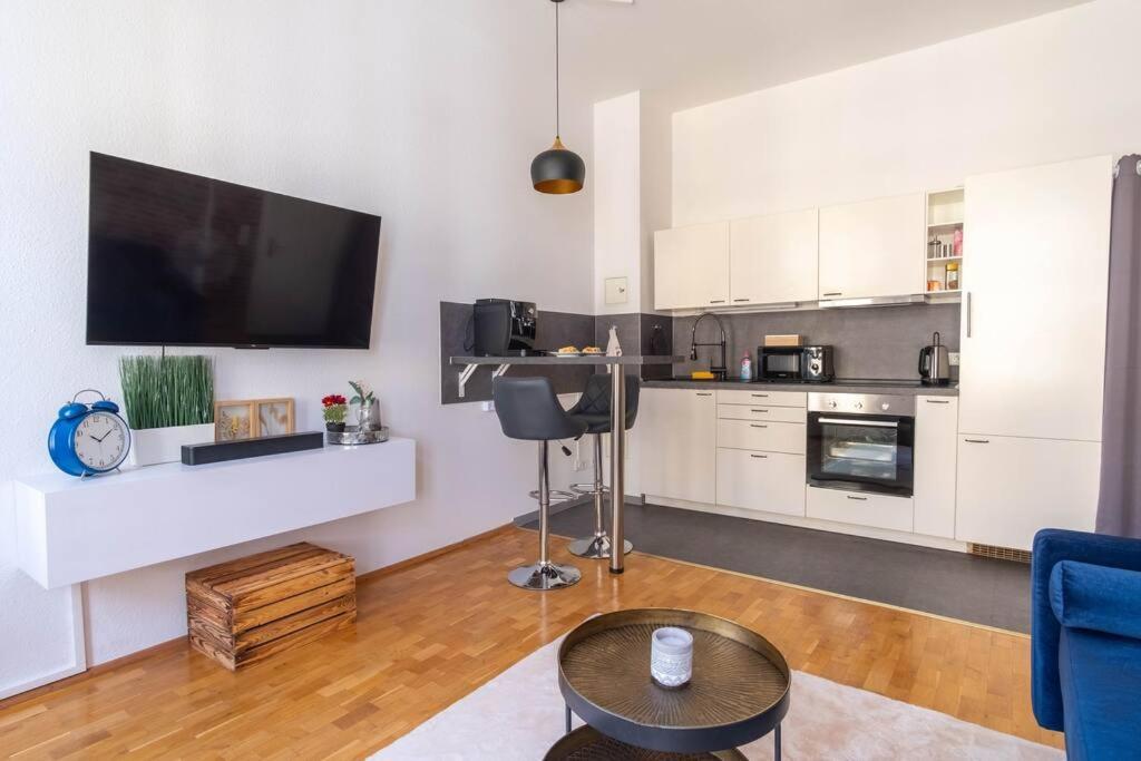 Working Place, Netflix, 4k Tv, Heart Of *